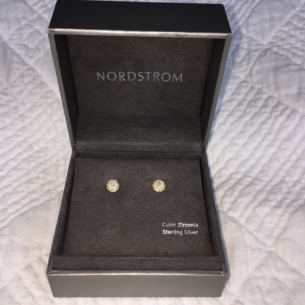 Dainty Stud Earrings in Gold